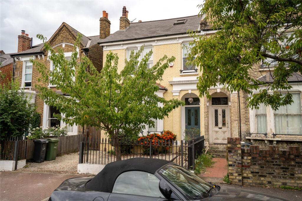 House in London - View 2