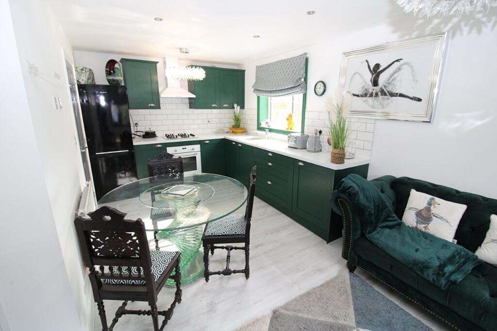 Kestrel Road, Barnsley photo 2