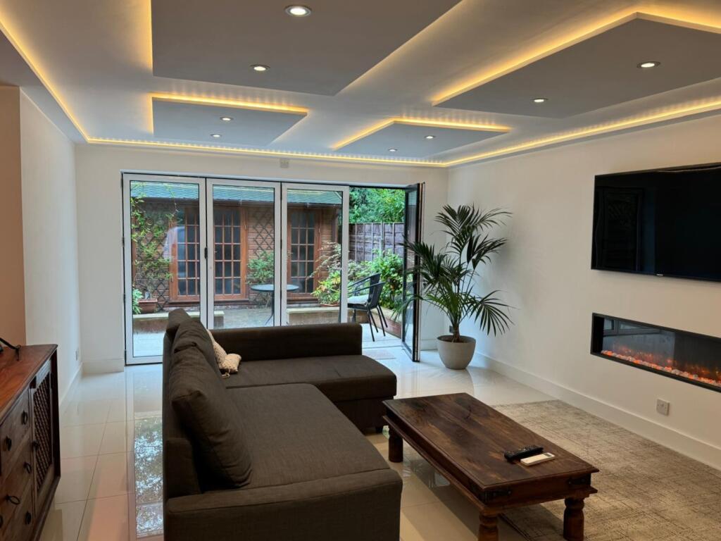 House in Manchester, Burnage - View 2