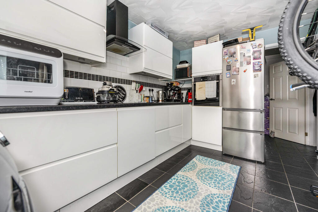 Bevis Close, Dartford, DA2 - View 3