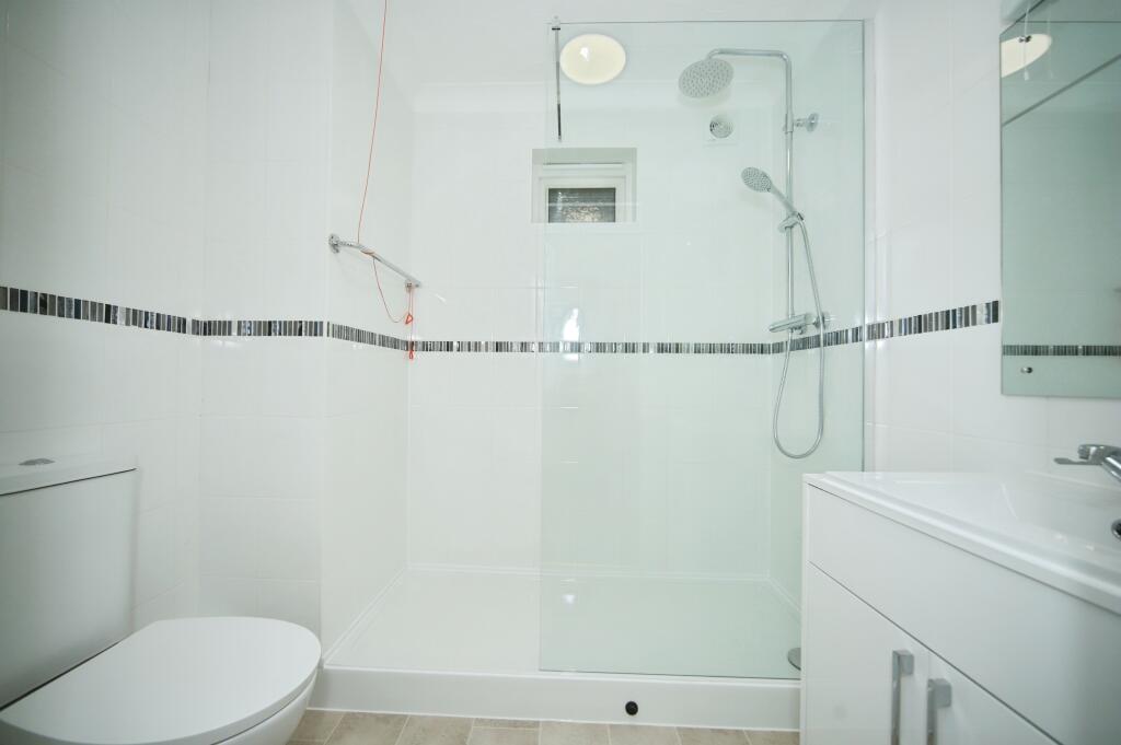 Avongrove Court, Off Staplegrove Road photo 2
