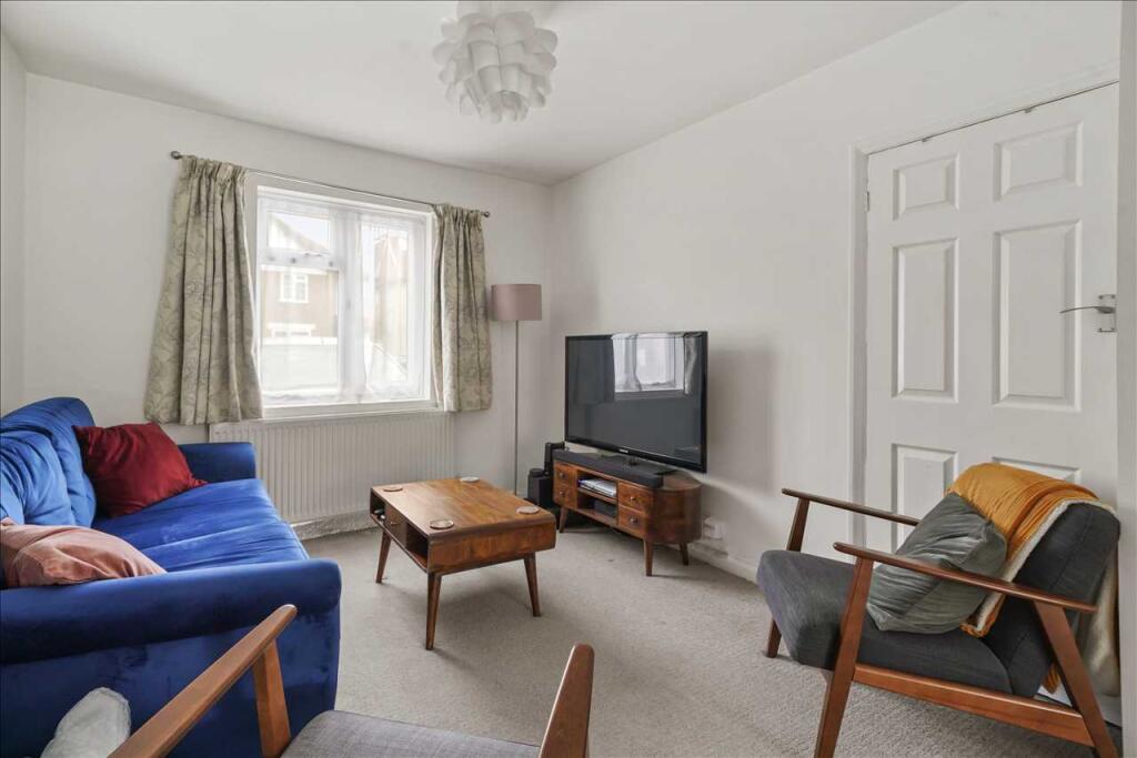 House in Croydon - View 4