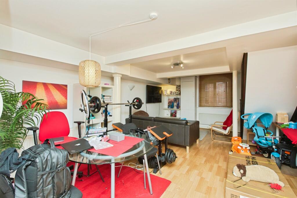 Apartment in Derby, Allestree - View 4