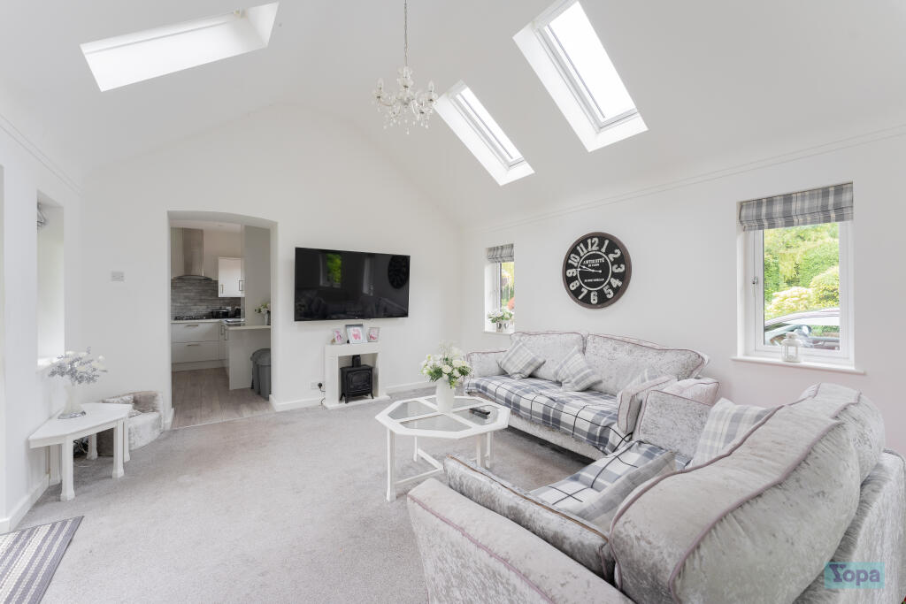 Apartment in Chester - More