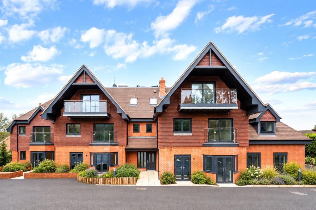 Main image of property: Green Hedges, Westerham Road, Oxted, Surrey, RH8