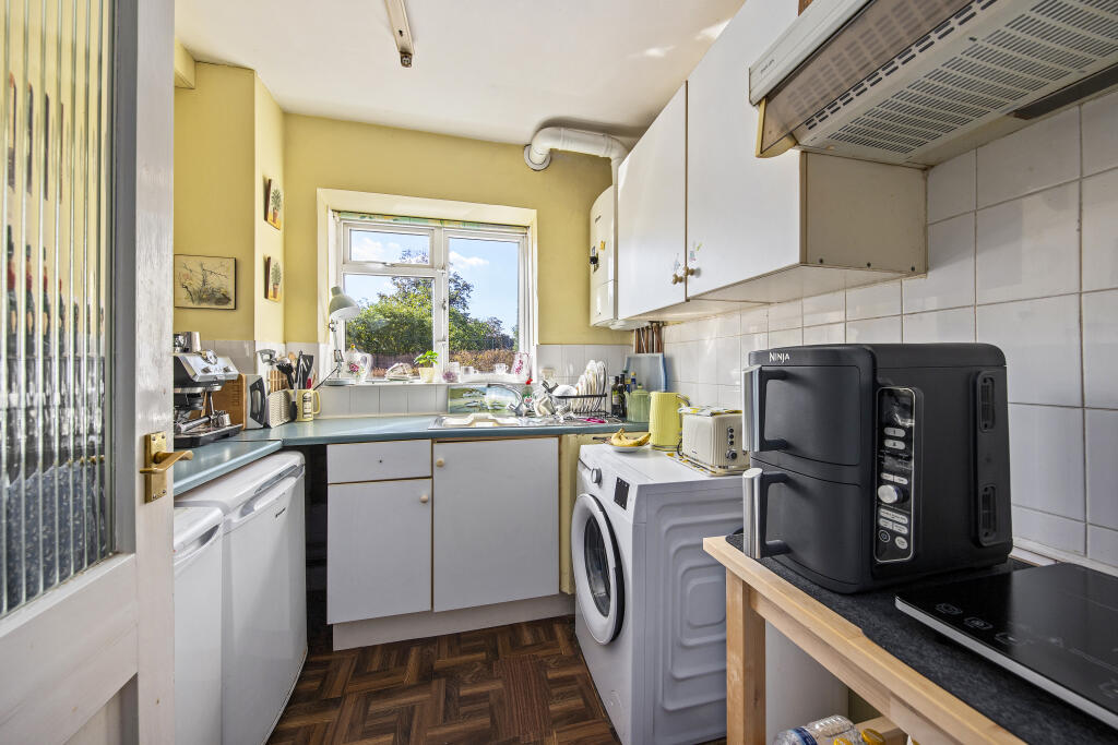 Apartment in Twickenham - View 4