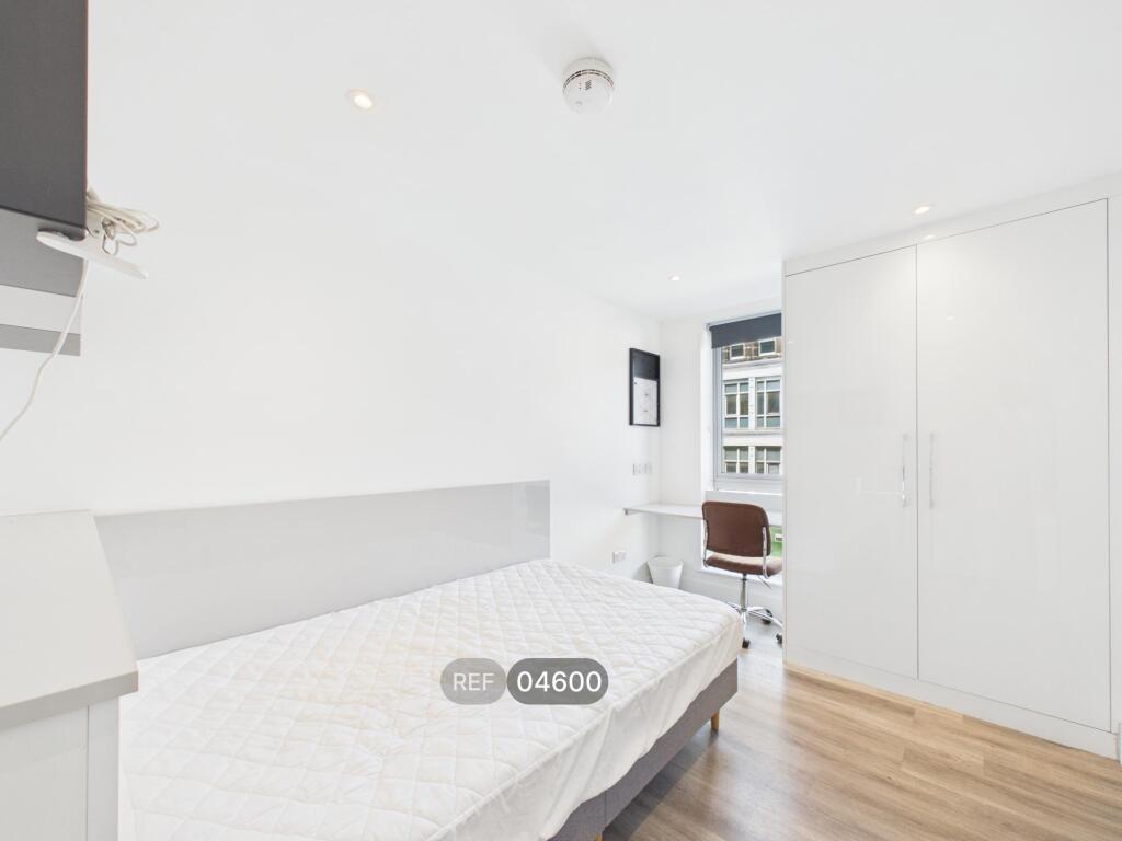 Apartment in Nottingham, The Park - More
