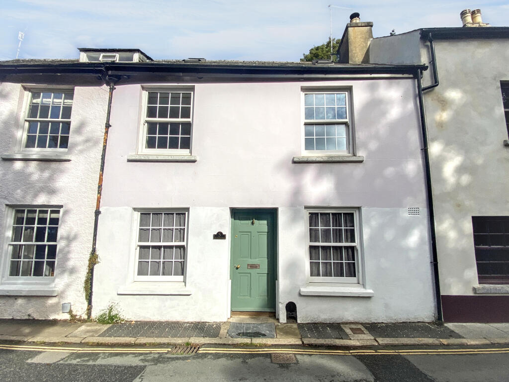 3-bed house on 5 Station Road, Buckfastleigh, Devon TQ11 0BU, £145,000