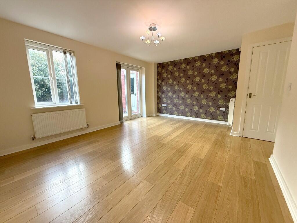 Saxthorpe Road, HAMILTON, Leicester, LE5 photo 2