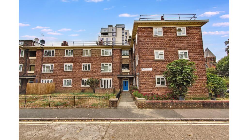 Main image of property: 70 Mayfield Close, Hackney, London, E8