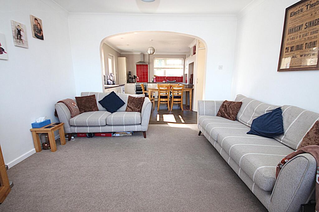 House in Corfe Mullen - More