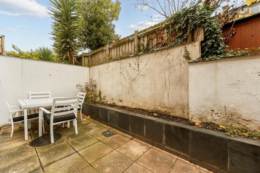 Southerton Road, Brackenbury Village, London photo 4