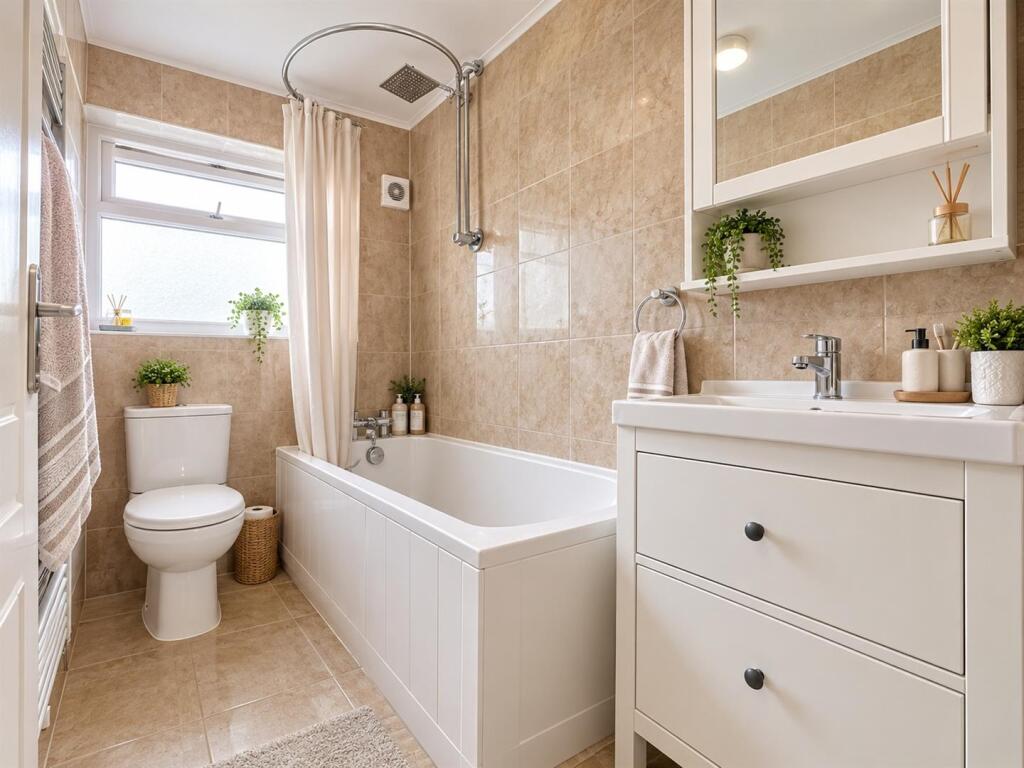 Apartment in Slough - More