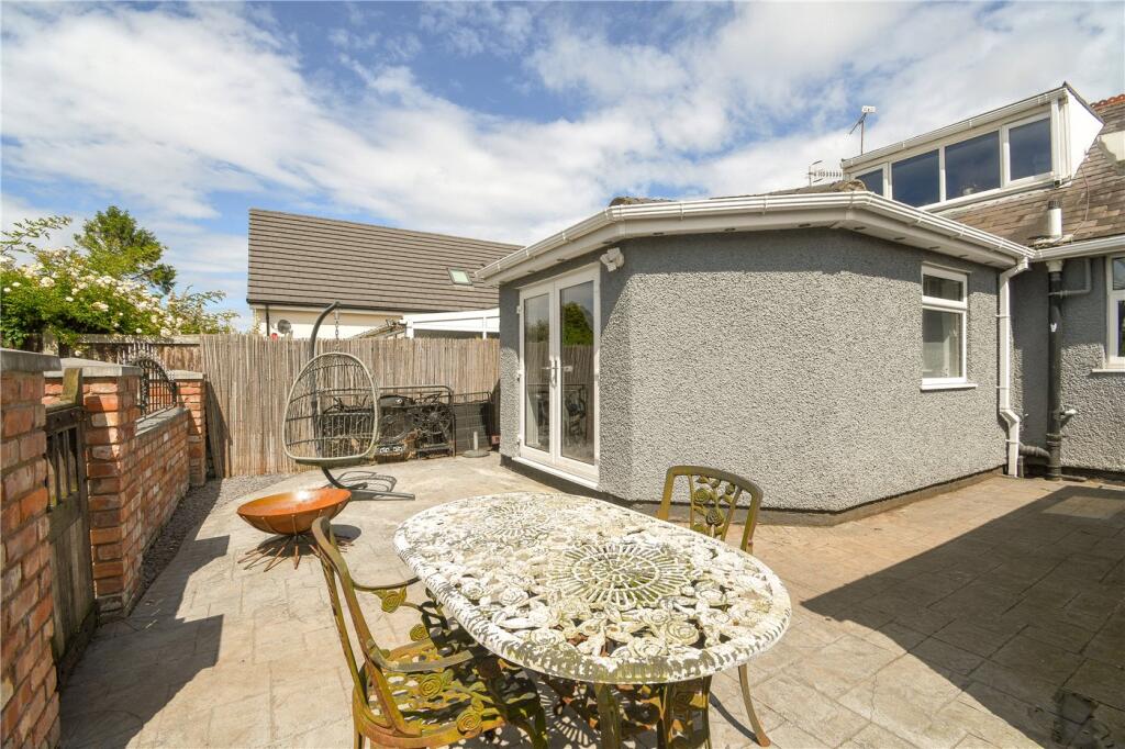 House in Moreton, Overchurch Hill - More
