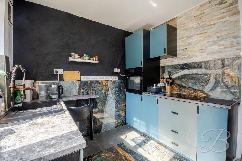 House in Mansfield, Nottinghamshire - View 5
