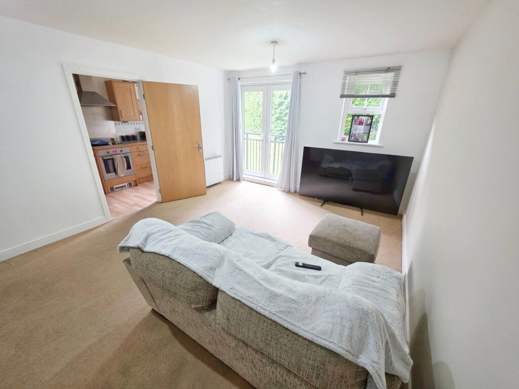 Apartment in Sheffield, Halfway - View 2