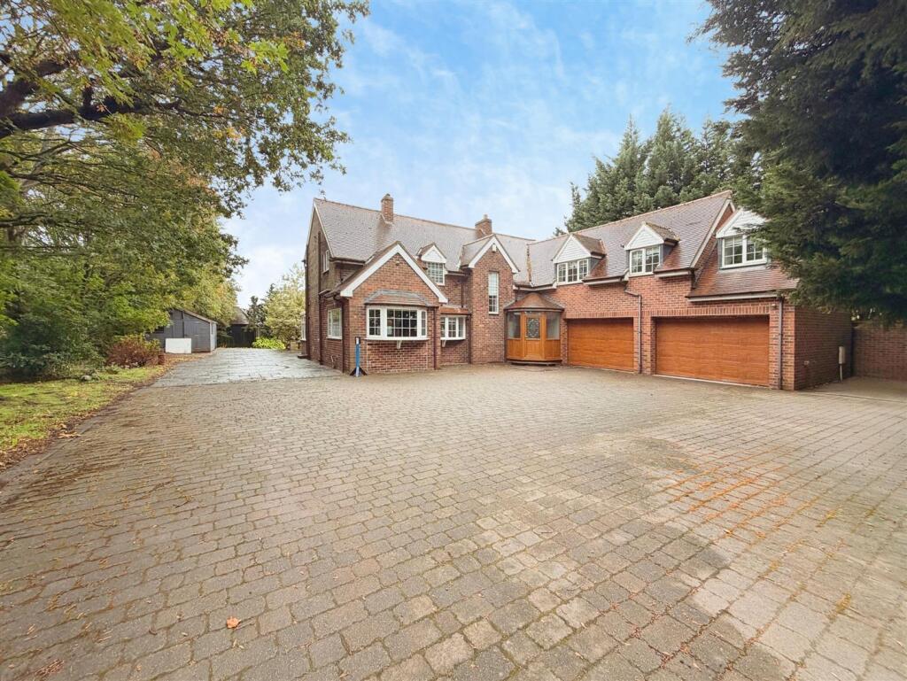 3-bed house on Blyth Road, Serlby, Doncaster, £575,000