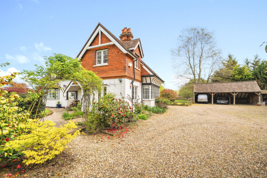Woodlands Lane, Cobham, KT11 photo 2