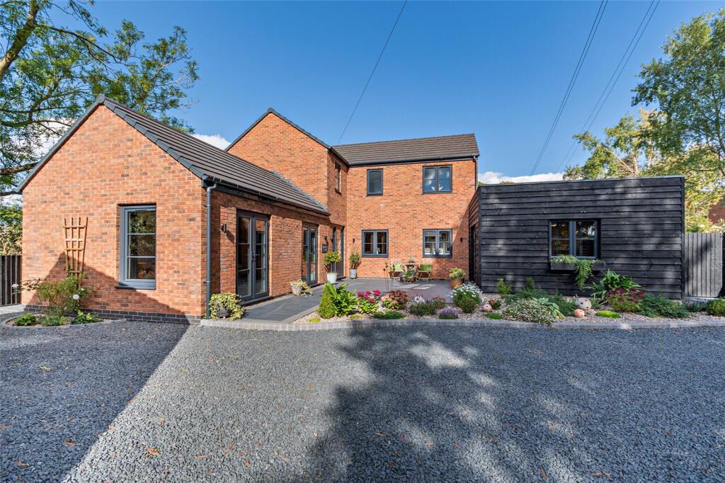 4-bed detached on Mabels Furlong, Ledbury, Herefordshire, HR8, £695,000