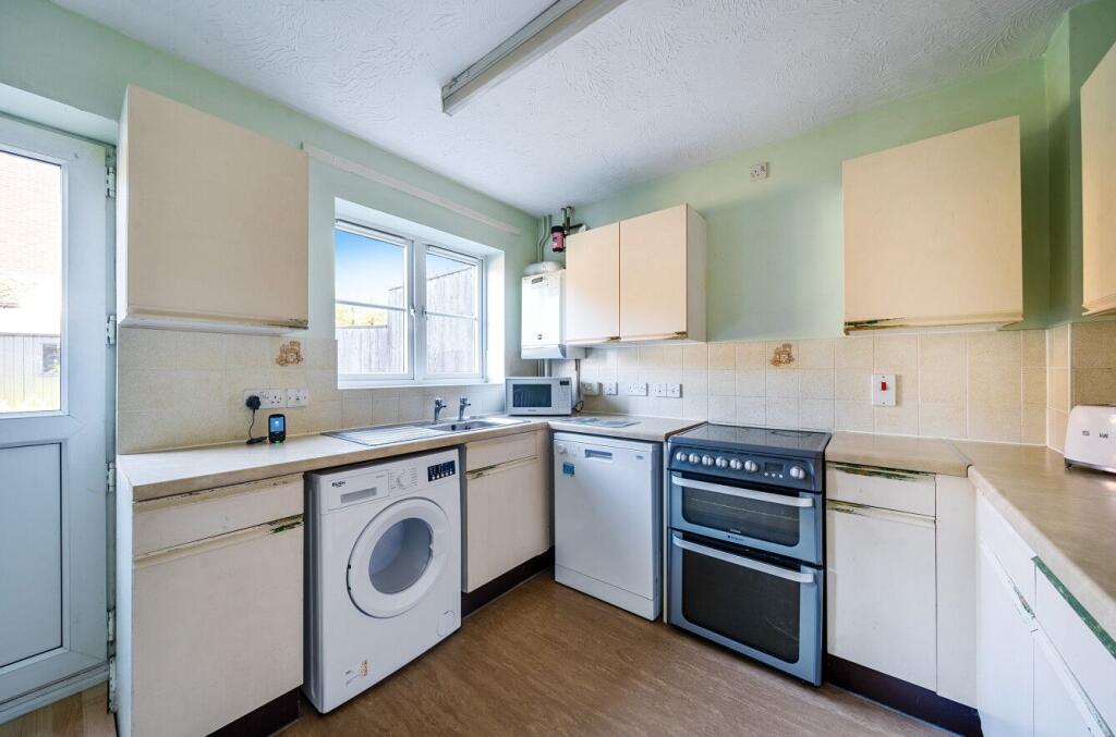 The Heathlands, Warminster, BA12 photo 4