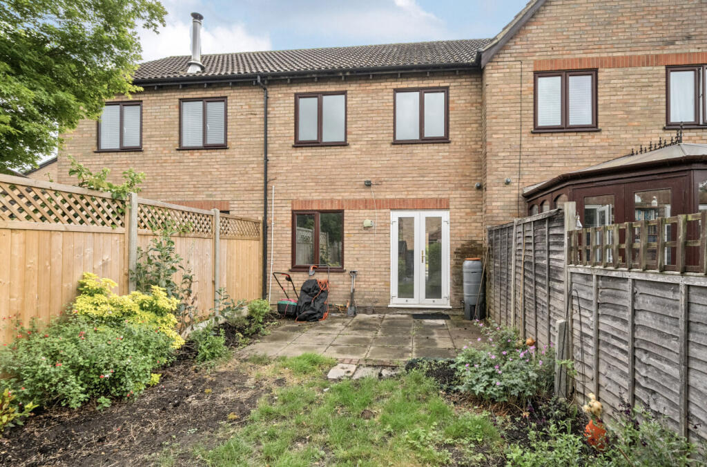 3-bed terraced on Stonebanks, Walton-On-Thames, Surrey, KT12, £520,000