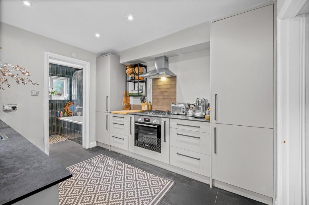 Apartment in London - View 4