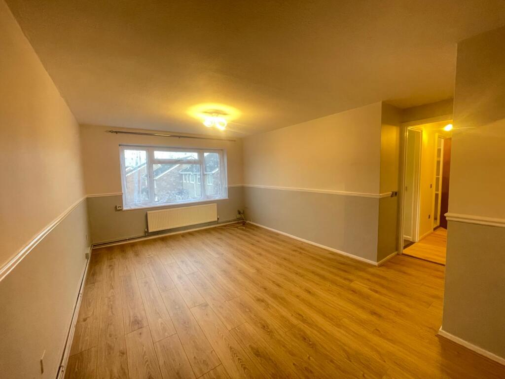 Main image of property: Claymore, HEMEL HEMPSTEAD