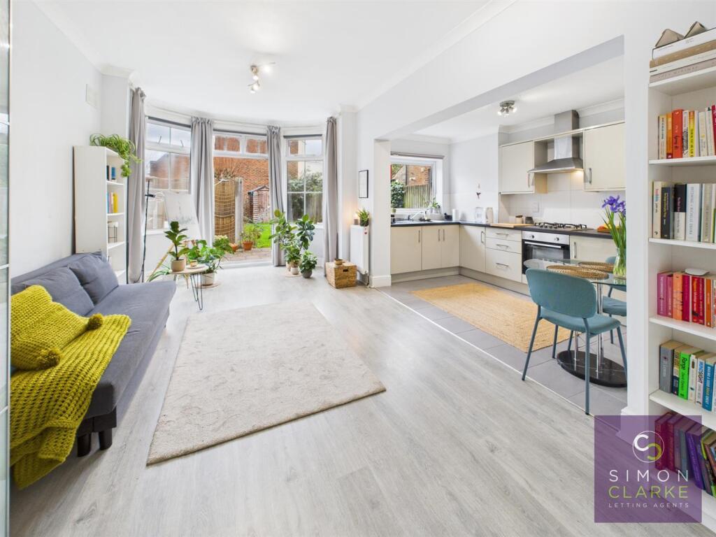 Main image of property: Fortis Green, East Finchley, N2 - GARDEN FLAT