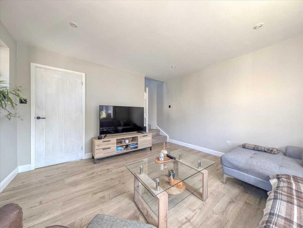 House in Tendring, Alresford - More