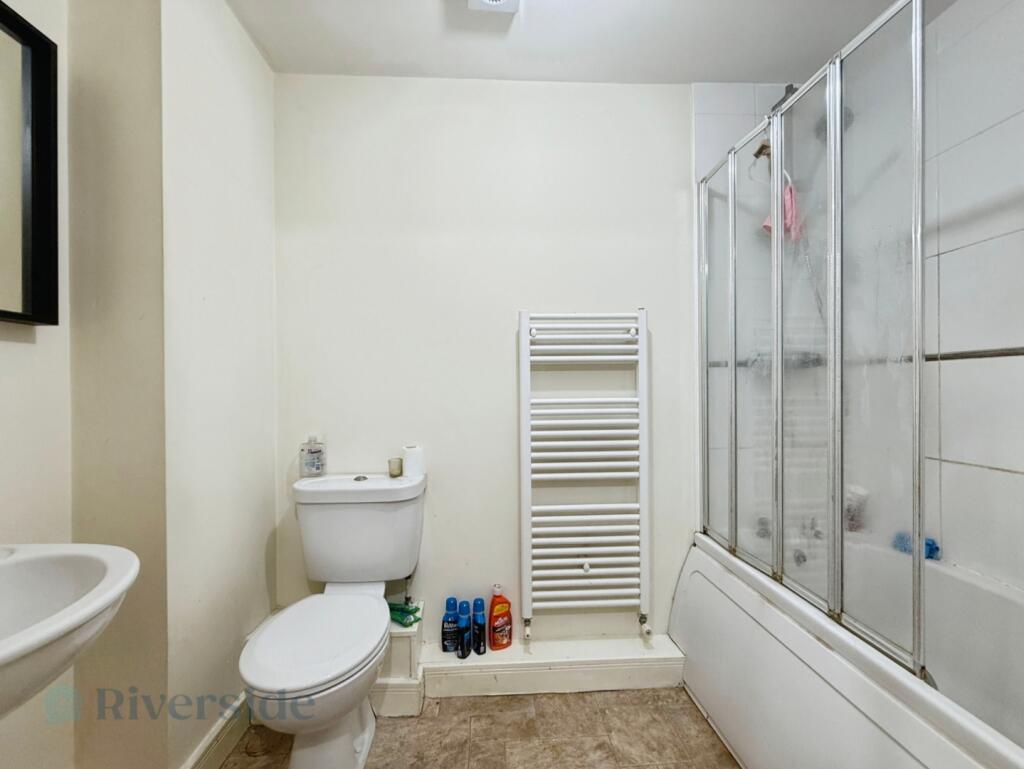 Apartment in Hull, Kingston upon Hull - More