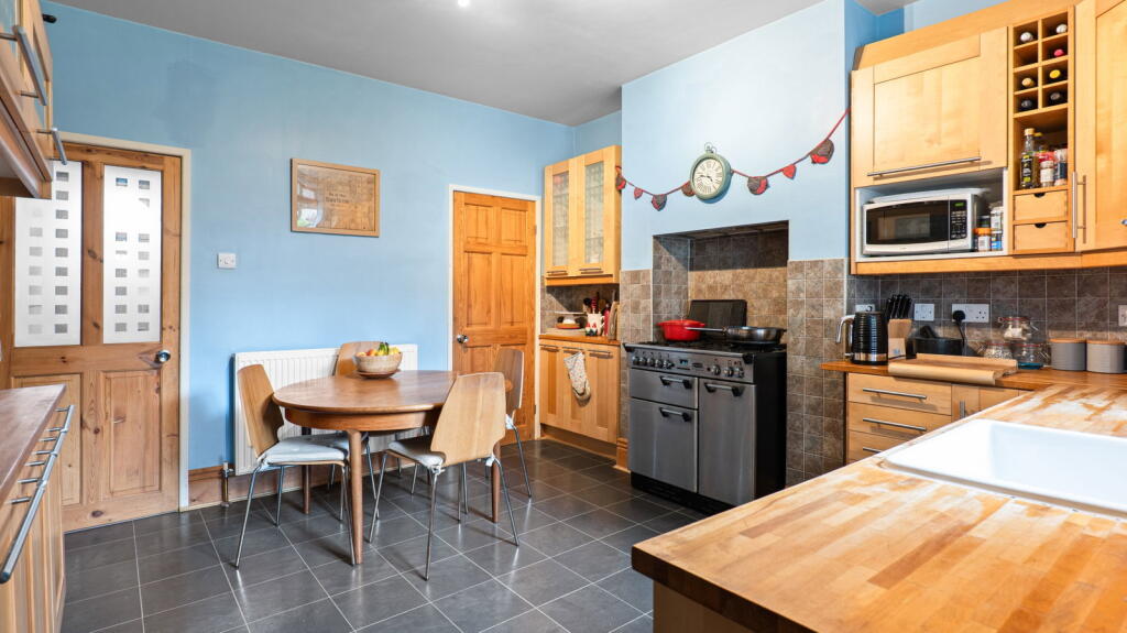 House in Sheffield, Birkendale, Walkley - View 4