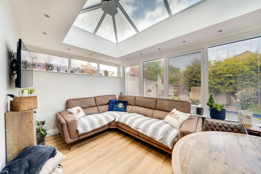 8, Stoneleigh Grove, Muxton, TF2 photo 4