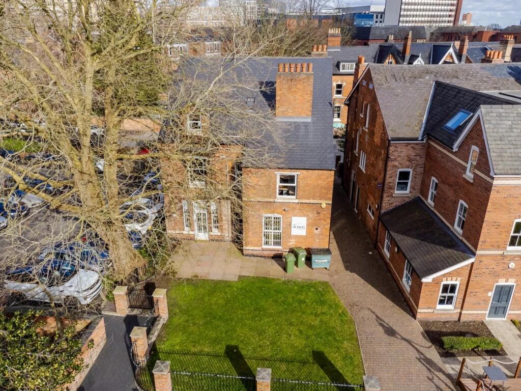 9 Greenfield Crescent