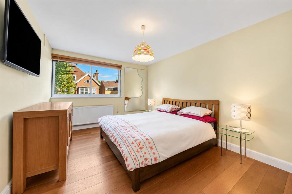 Apartment in London - View 4