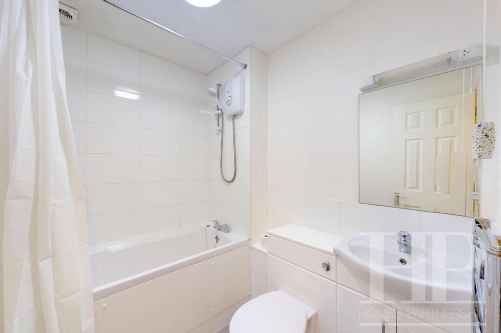 Apartment in Crawley, Northgate - More