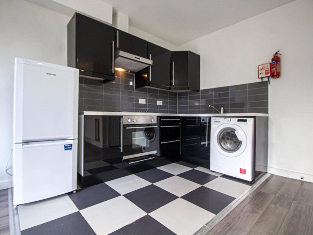 Main image of property: Apt 6, 16 St John's Terrace #811462