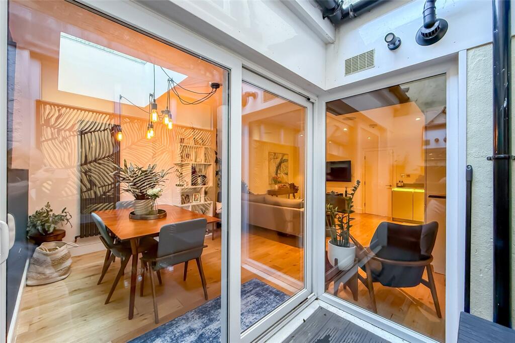 Lower Dagnall Street, St. Albans, Hertfordshire, AL3 - More