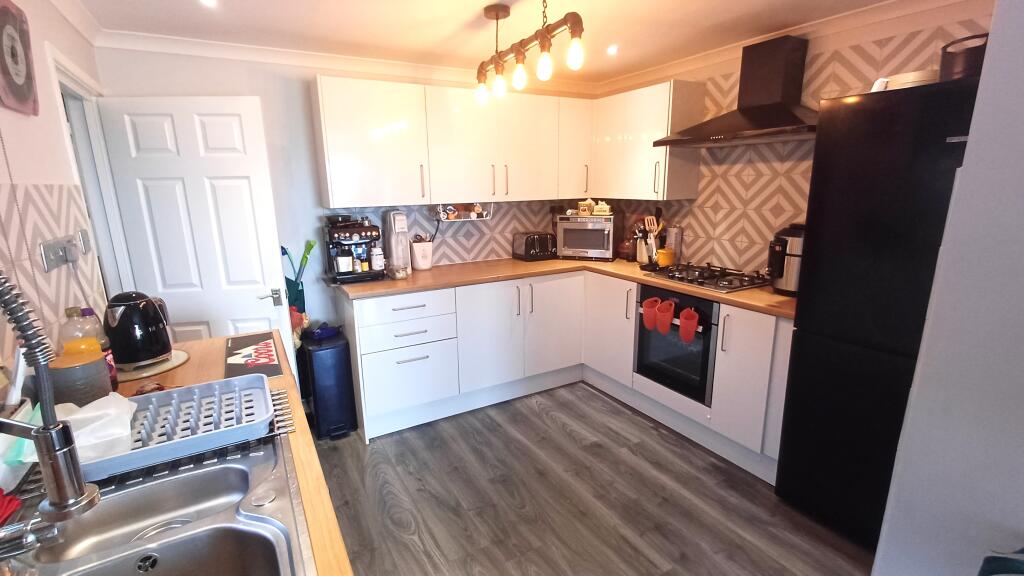 House in Chipping Norton - More