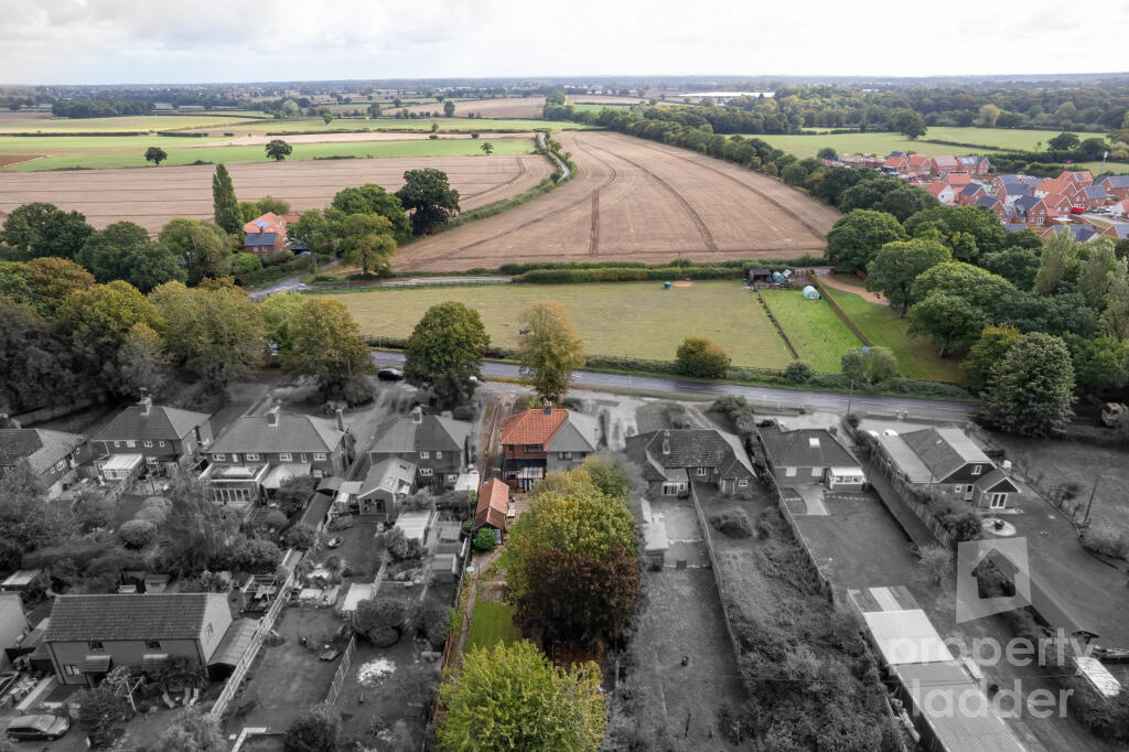 House in Coltishall, Great Hautbois - View 3