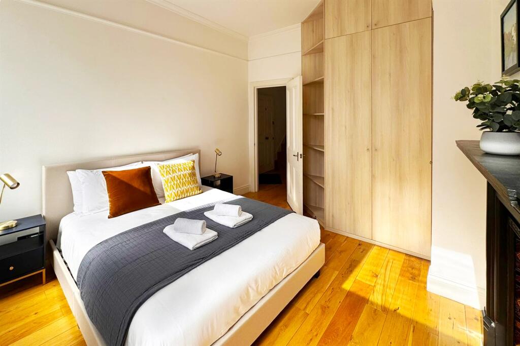 Apartment in London - More