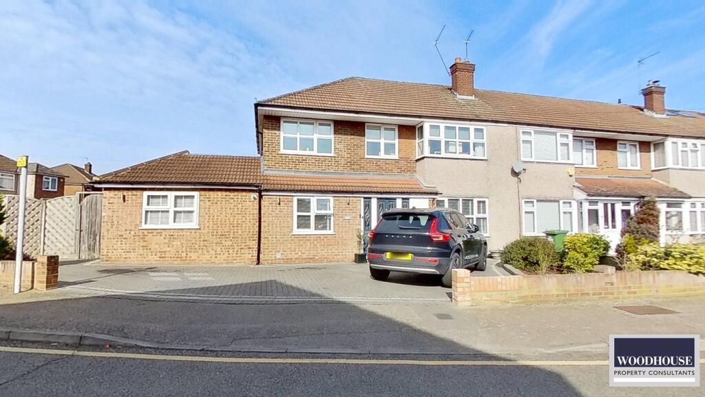 Main image of property: Palmers Way, Cheshunt, EN8