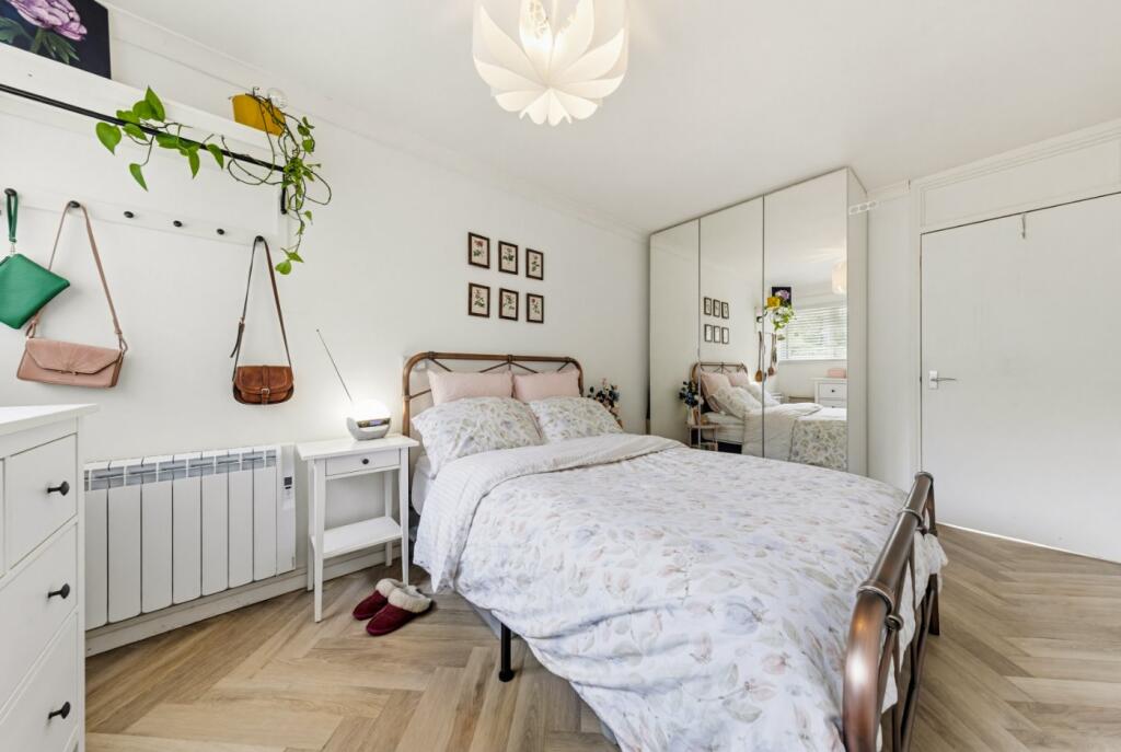 Apartment in London, London Borough of Bromley - View 3