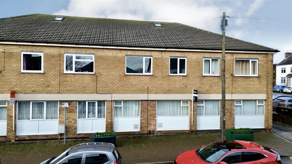 Main image of property: High Street, Ibstock