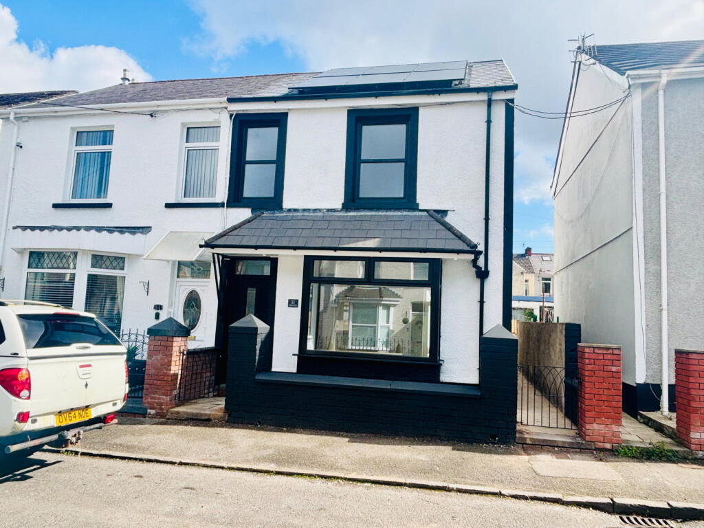Main image of property: 11 Coronation Avenue, Resolven, Neath, SA11 4AF