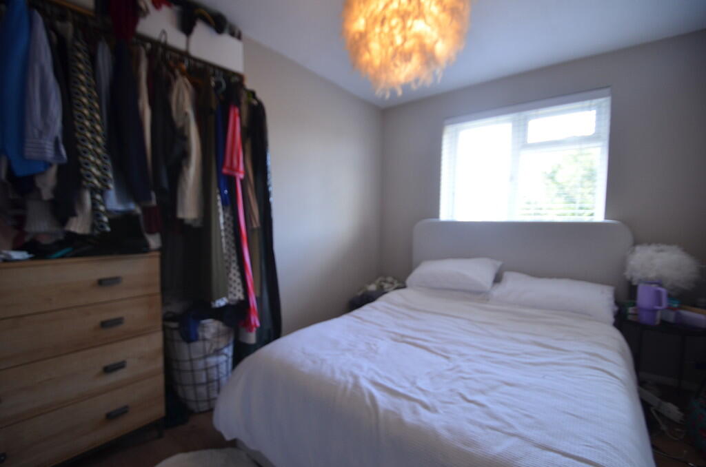 Apartment in Twickenham - View 3
