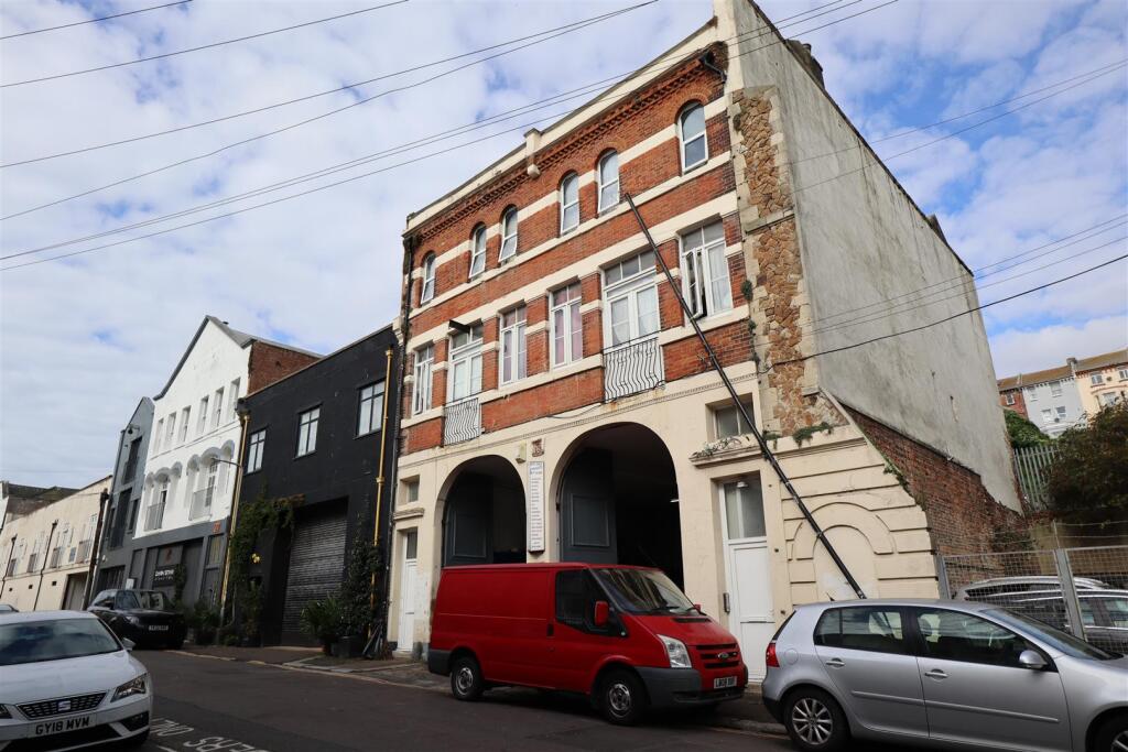 Main image of property: Earl Street, Hastings