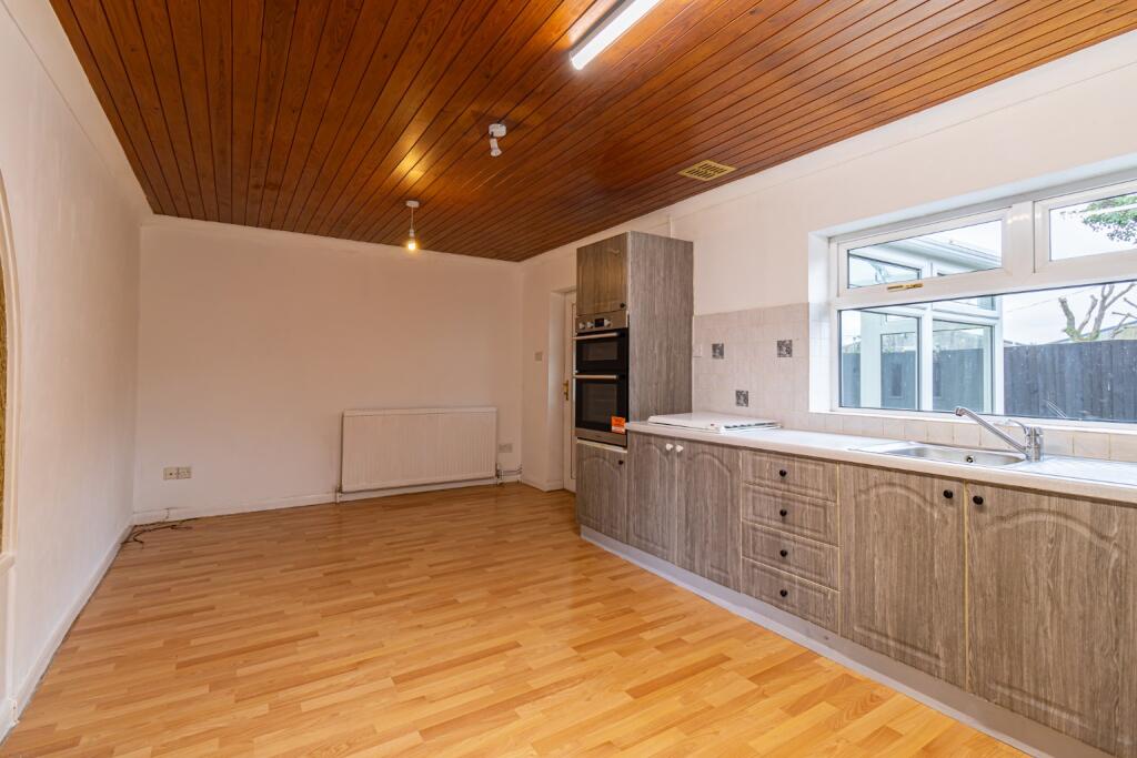 Clenchwarton Road, West Lynn, King's Lynn, Norfolk, PE34 photo 3