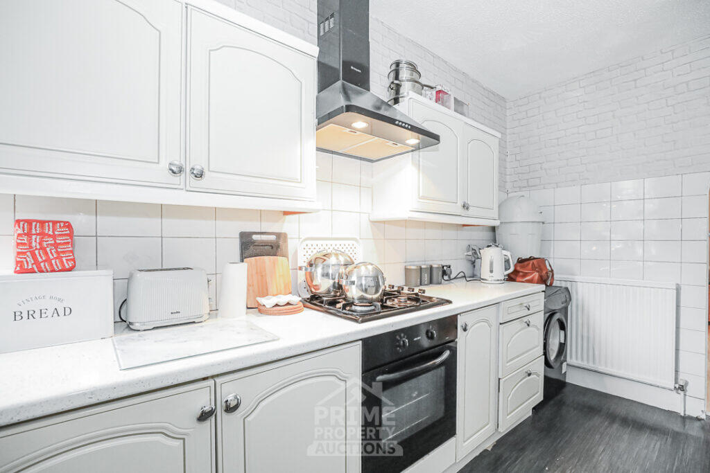 Apartment in Glasgow, West Dunbartonshire - More