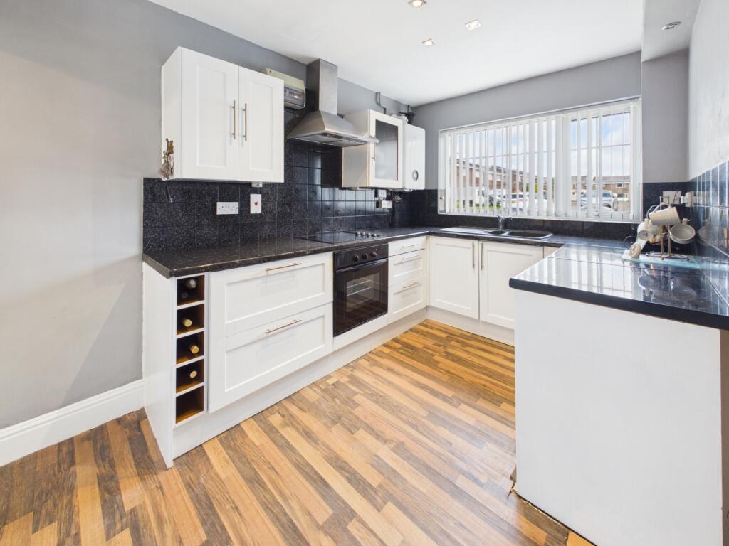Grange Avenue, Dronfield Woodhouse, Dronfield, Derbyshire, S18 photo 3