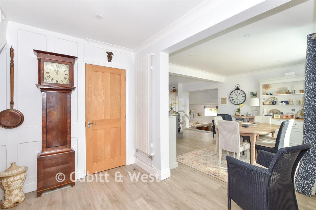 House in Chichester, Petworth - More